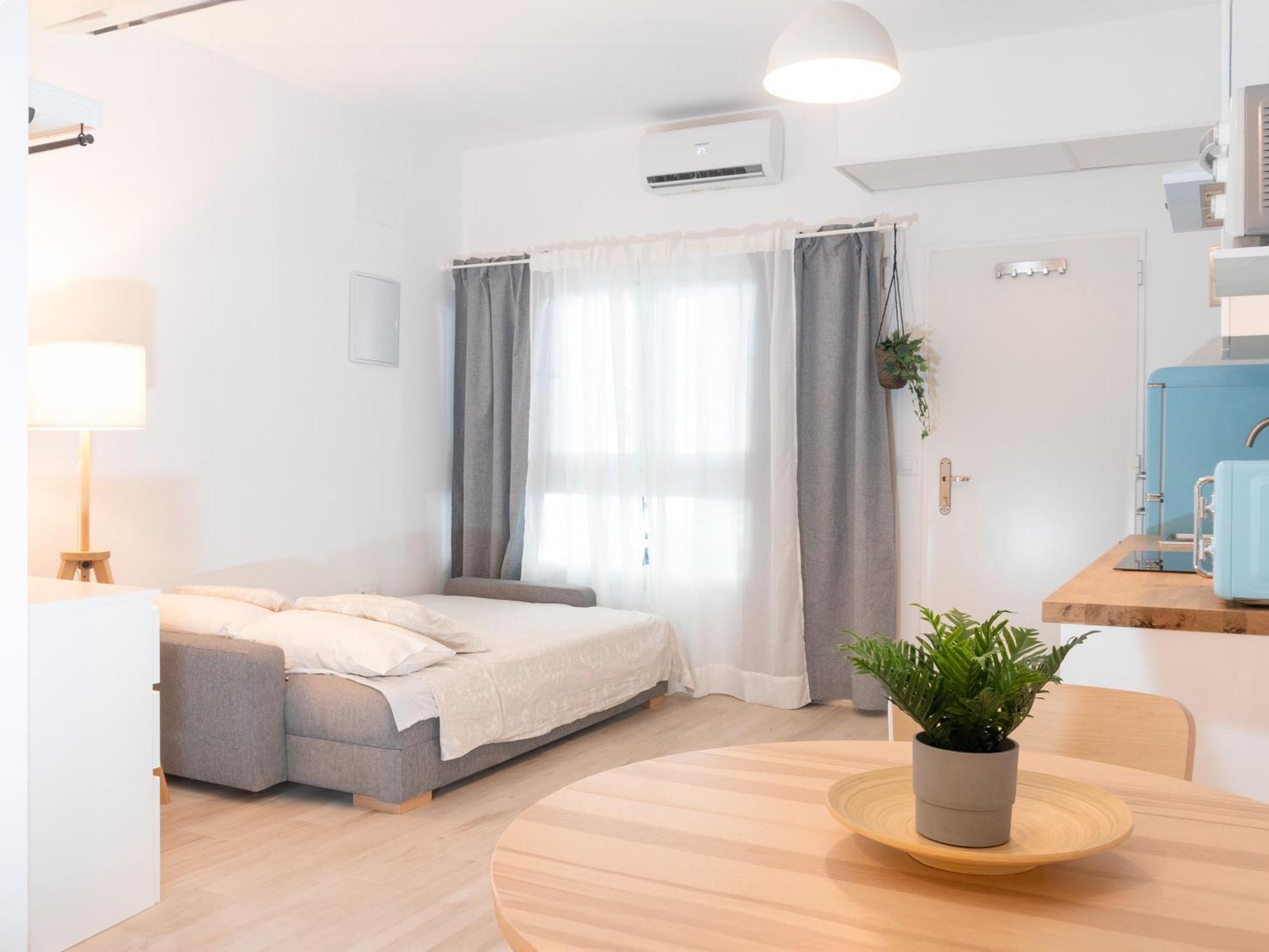 Estudio Con Jacuzzi Privado En El Barrio De Triana Apartamento *